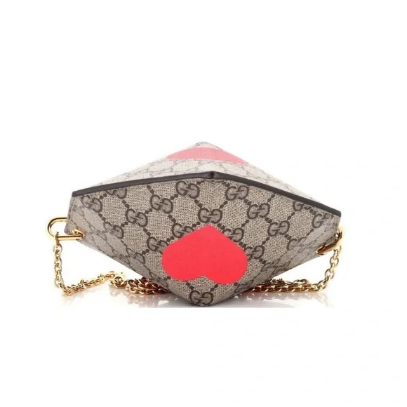 SOLD❕GUCCI 3D HEART BAG LIMITED EDITION NEW - Picture 4 of 5